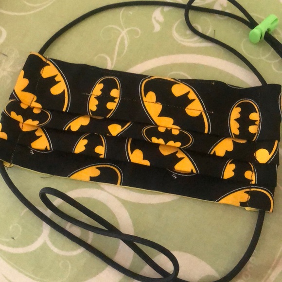 Face mask covering - Batman symbol print - Picture 1 of 2